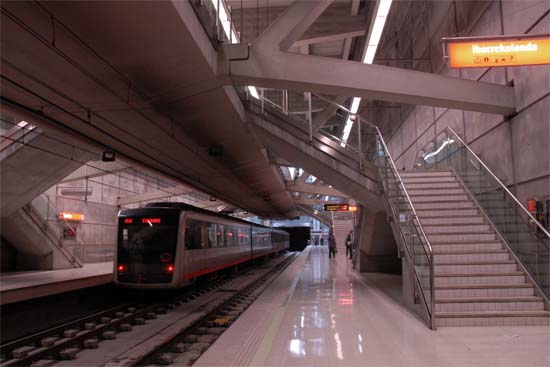 Consorcio de Transportes de Bizkaia, metro, iluminación, LED, luz, fluorescente,