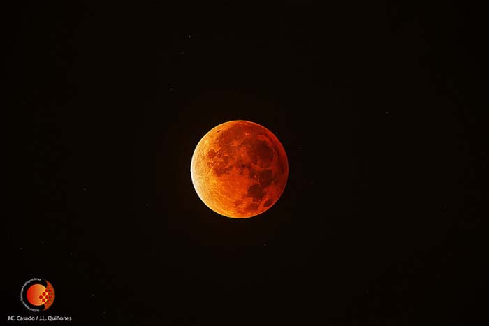 láser, Eclipse total de superluna- luna- GLORIA- Canarias-eclipse-sky-live.tv