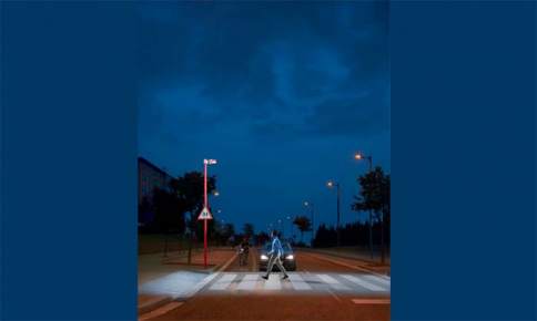 Iluminación- LED- Simon Lighting- pasos peatonales- Puntos de Luz Trafic- luz- deslumbramiento-peatón-conductor