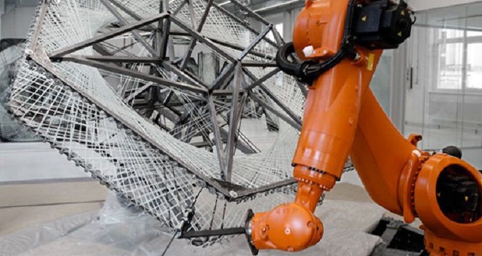 Engineering Season – KUKA - jardín Madejski - robot