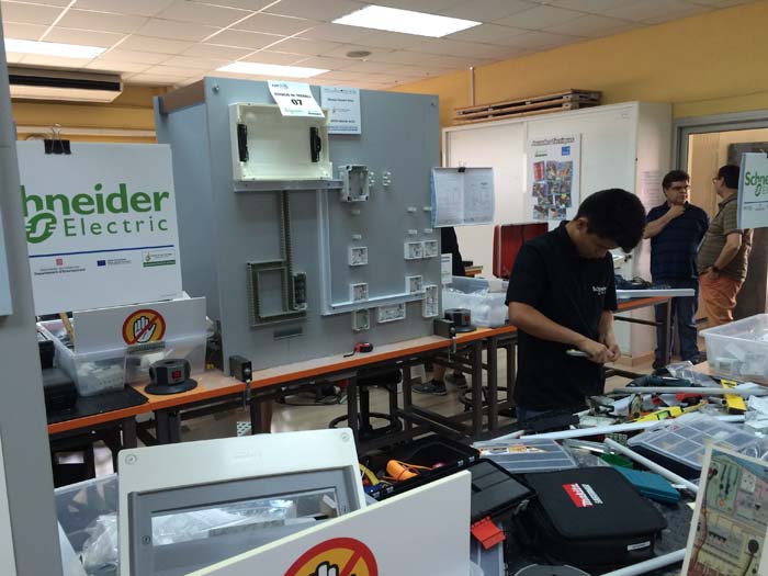 Schneider Electric - Instalaciones Eléctricas - competición – FP- CatSkills