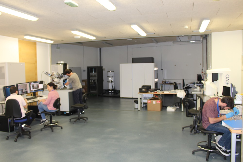 Laboratorio de microscopía electrónica, para caracterización multiescala de materiales y procesos