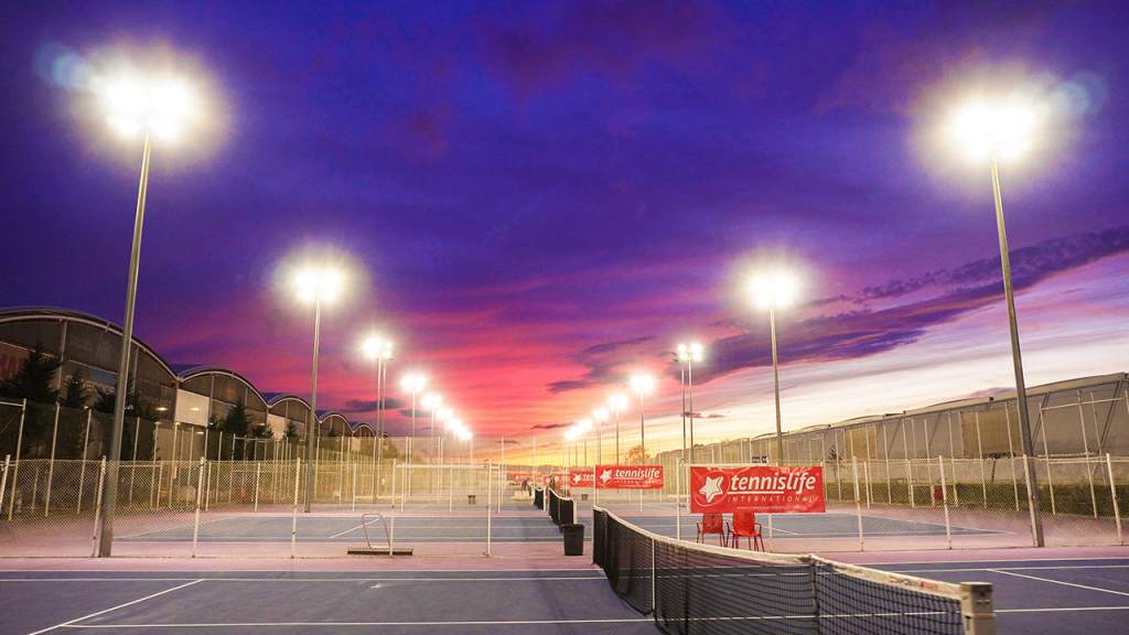 La Ciudad de la Raqueta de Madrid moderniza su iluminación con